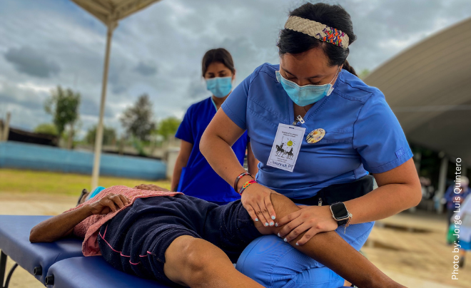 UIW Physical Therapy member works on a patient