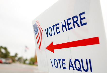 vote here english and spanish (credit creative commons, Erik Hersman)