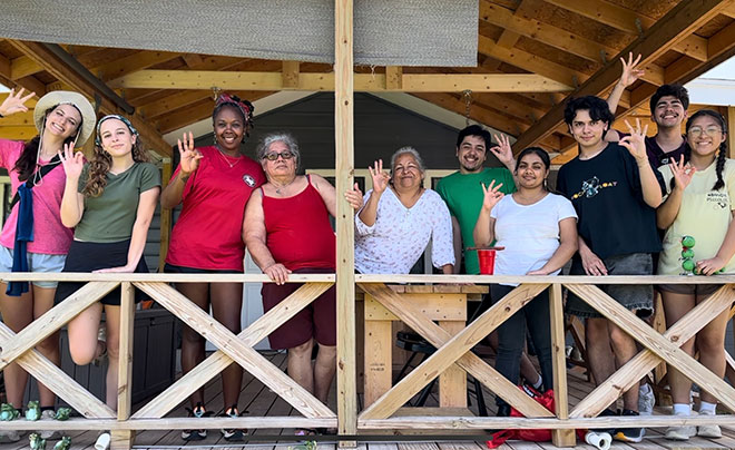 UIW students with ARISE personnel 