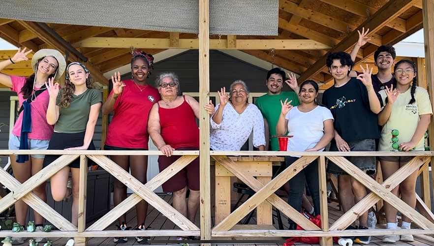 UIW students with ARISE personnel 