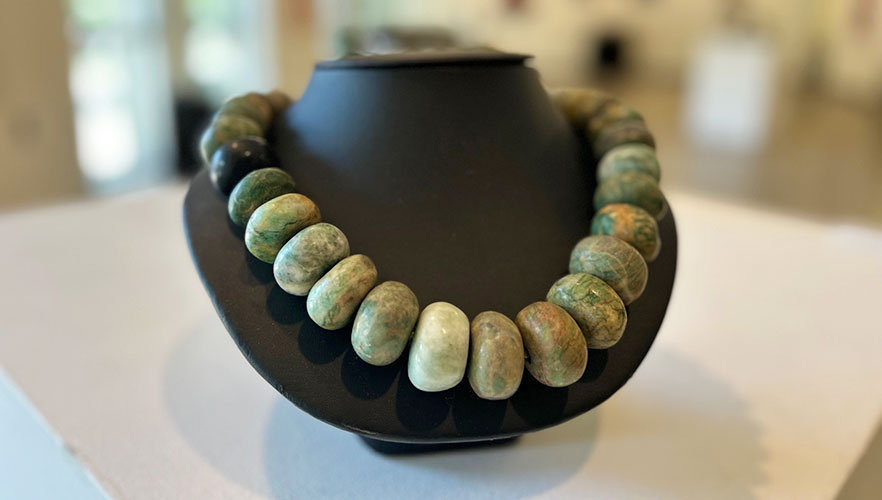 Art piece - green stone necklace 