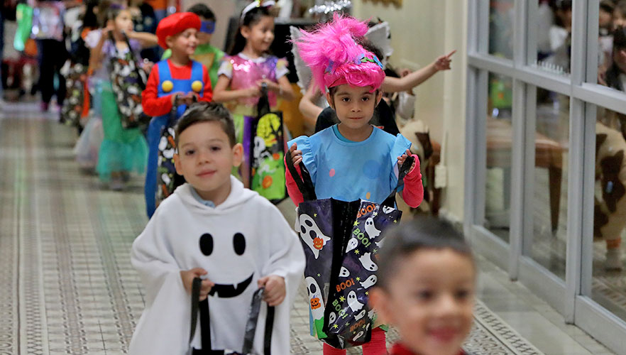 Trick-or-treaters on campus