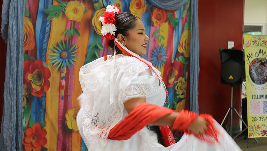 Folklorico dancer