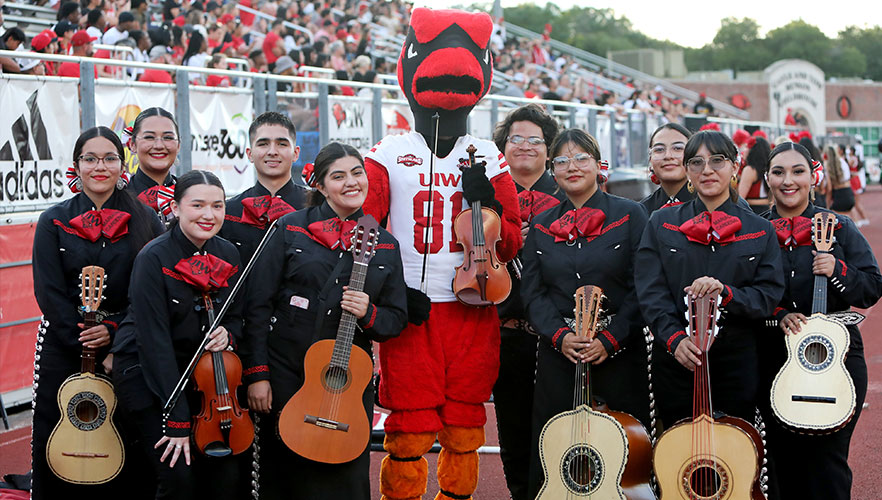 Red the Cardinal and Mariachi Cardenal