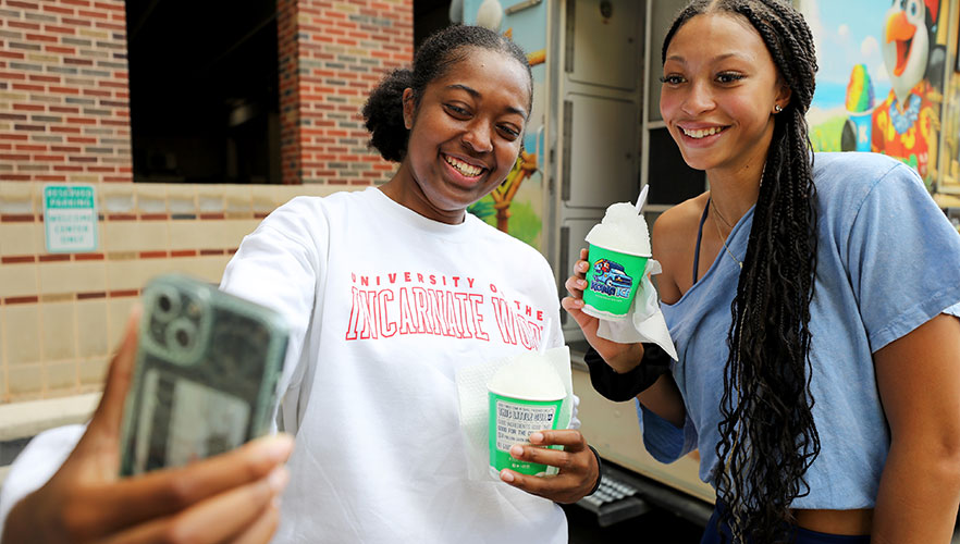 Students with Kona Ice