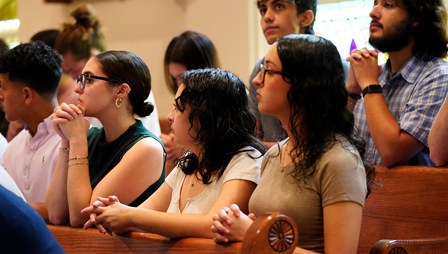 students praying