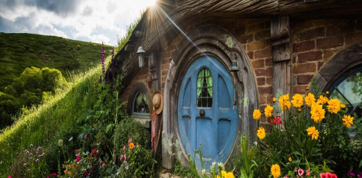 Hobbiton door